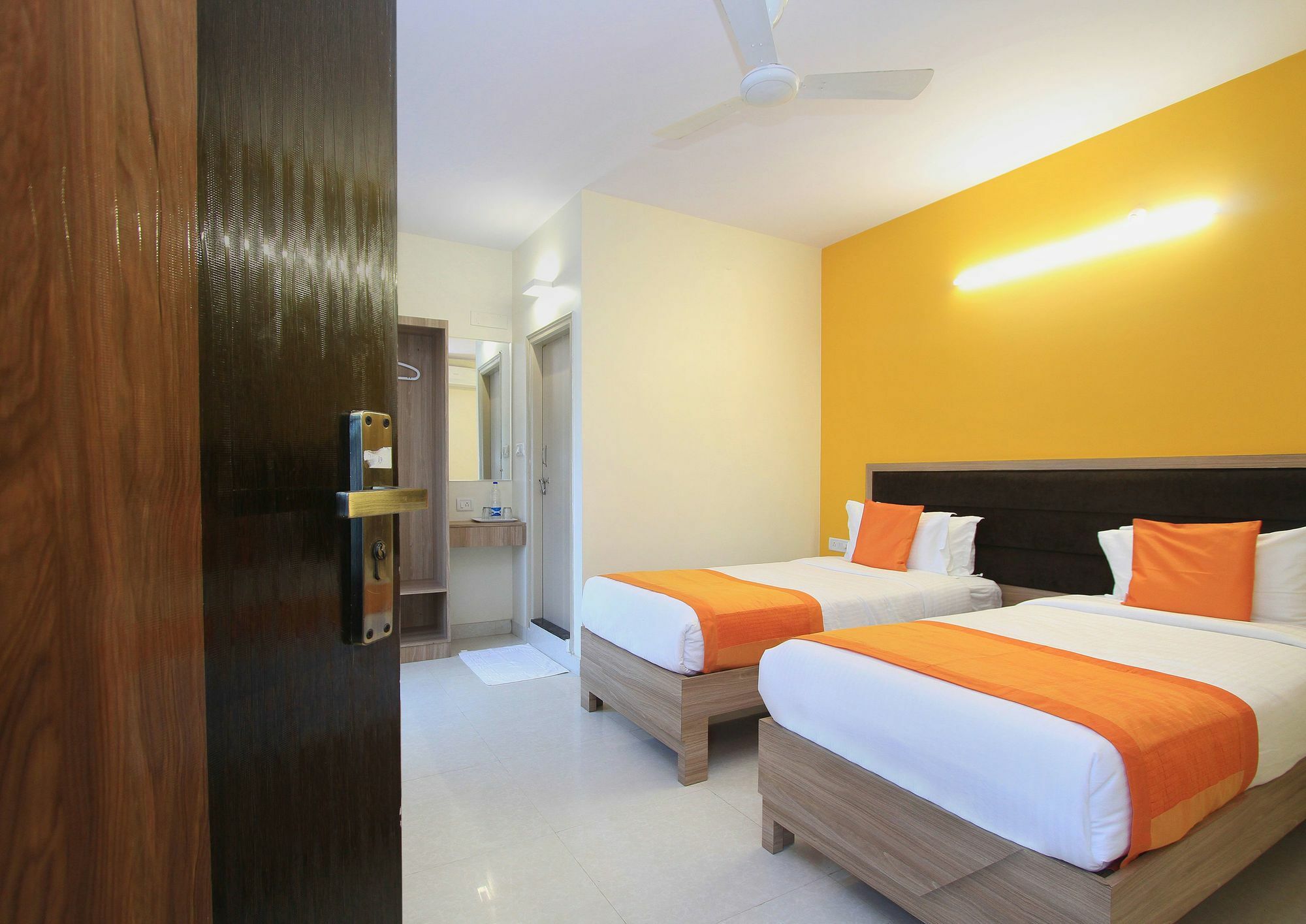 Hotel O Golden Inn Near Cubbon Park Bangalore Extérieur photo