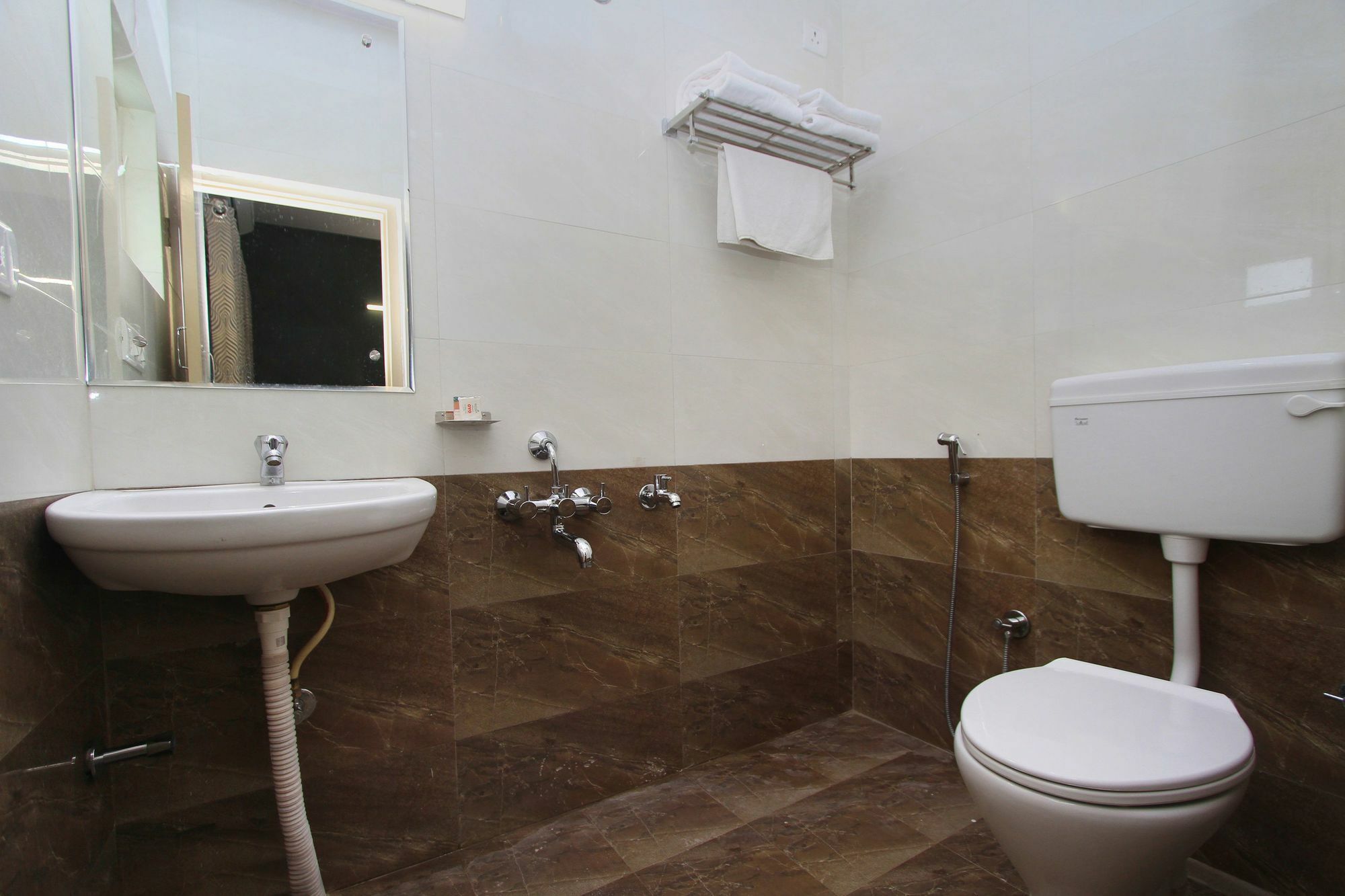 Hotel O Golden Inn Near Cubbon Park Bangalore Extérieur photo